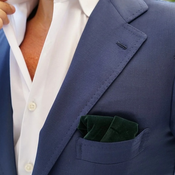 Forest green velvet bow tie 🎀 & pocket square - Picture 6 of 9